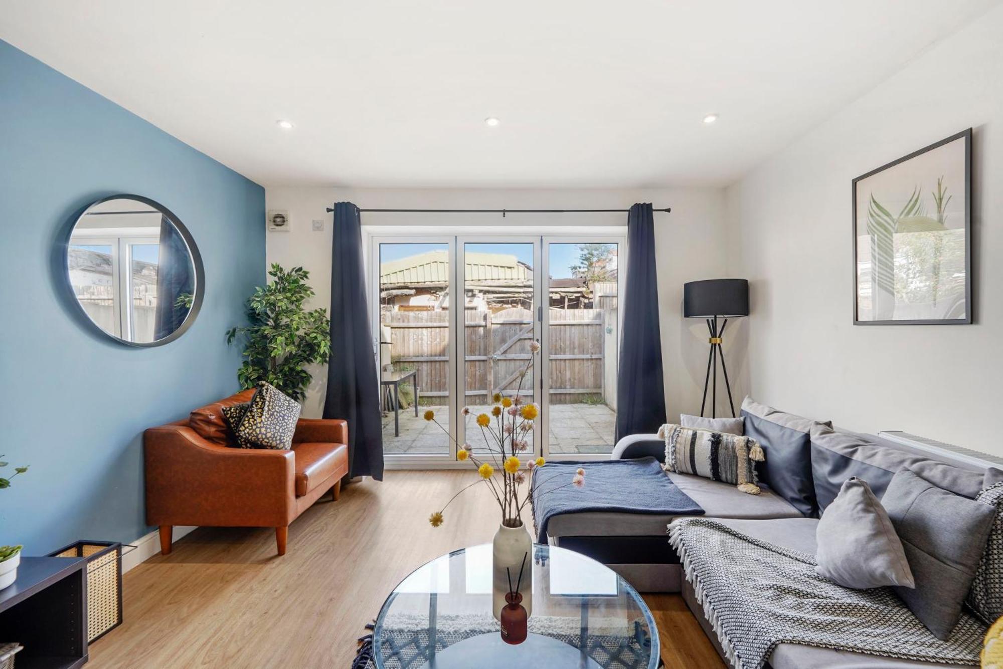 Boutique Abode - Sleeps 6- Parking - Garden